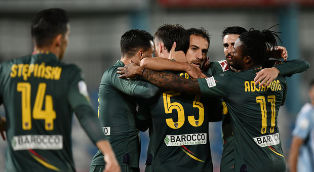 Chievo-Lecce, quarta vittoria consecutiva per i giallorossi che lasciano il Bentegodi sull'1 a 2