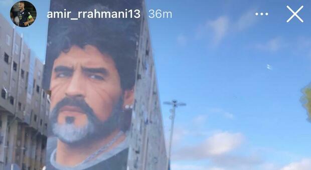 Rrahmani, l'omaggio per Maradona: in «pellegrinaggio» a Napoli Est