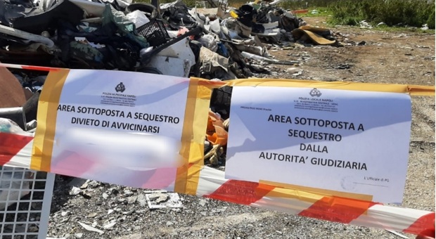 Discarica di rifiuti speciali sequestrata a Napoli: trovate tracce di amianto