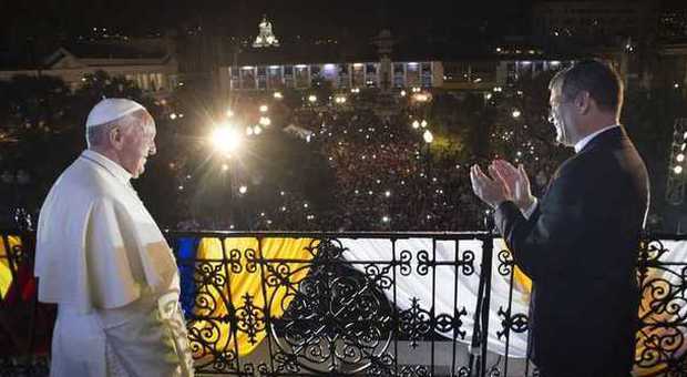 Papa Francesco, messe oceaniche in Ecuador: «Combattiamo l'individualismo»