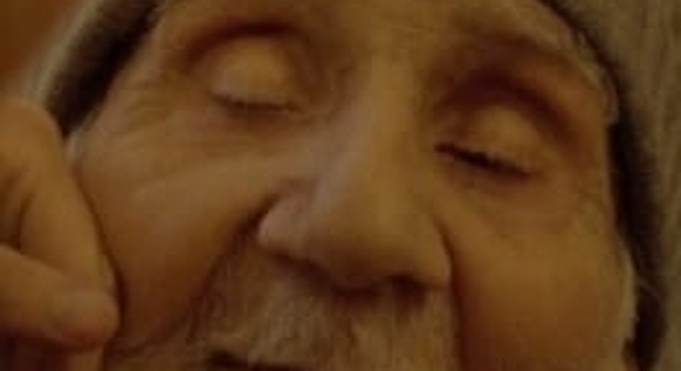 Mariano, 90 anni e molto malato, sfrattato dalla nipote: "Voglio morire a casa mia". La storia a Le Iene