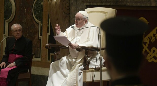 Ucraina, Papa Francesco: «Ho il cuore straziato, Dio non vuole la guerra. Servono corridoi umanitari»