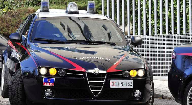 Novara, uccide la compagna con una coltellata alla gola: poi chiama i carabinieri