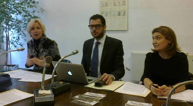 Da sinistra l'assessore Isabella Sala, il consigliere delegato Everardo Dal Maso e una rappresentante dell'associazione Donna chiama donna