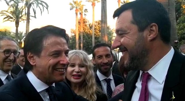 Governo, crisi dietro l'angolo: Salvini pronto al voto se arriva sanzione ue