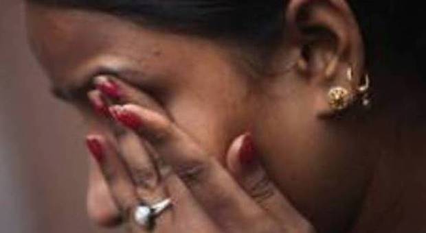 India, non paga la dote: imprigionata in bagno dal marito per tre anni