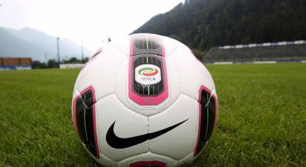 Modena, genitore entra in campo durante la partita di calcio, picchia ragazzi e dirigenti: denunciato