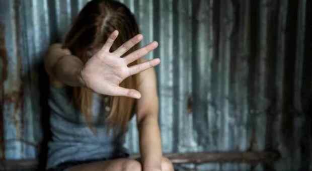 Roma, 22enne violentata a Villa Gordiani. La ragazza: «Aggredita alla spalle e stuprata nel parco mentre correvo»