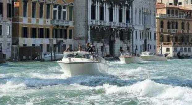 Venezia, a Clooney non piacciono i mobili dell'hotel: li fa cambiare tutti