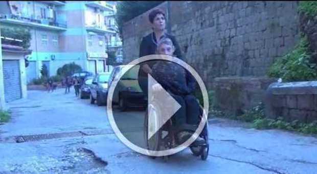 A scuola senza sedia: l'odissea di Gaia va in onda su Canale 5 con Barbara D'Urso Video