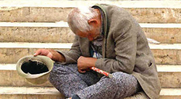 Un mendicante. A Vicenza, complice la crisi, la povertà è in aumento