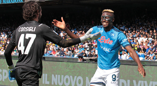 Napoli contestato dalle curve: fischi anche dopo la vittoria 6-1