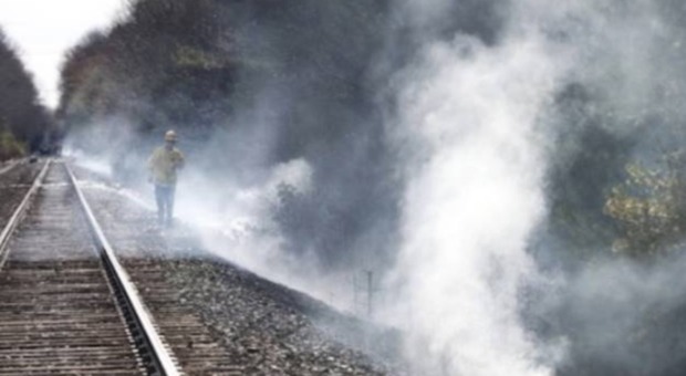 Incendio sui binari in Calabria: ritardi fino a 13 ore per i treni dal nord