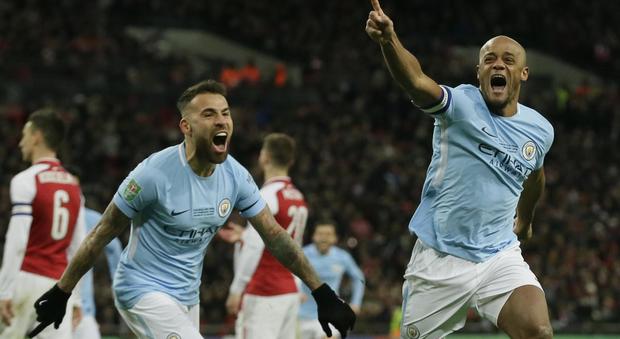 Guardiola conquista il primo trofeo: il City travolge l'Arsenal 3-0 nella finale di Coppa di Lega