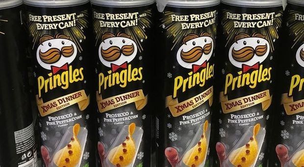 Patatine Pringles al Prosecco, scatta il sequestro al supermercato: «Furto d'identità»