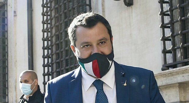 Coprifuoco, Salvini lancia un sito per dire "no": «Basta un clic, se arriveremo a un milione saremo liberi»