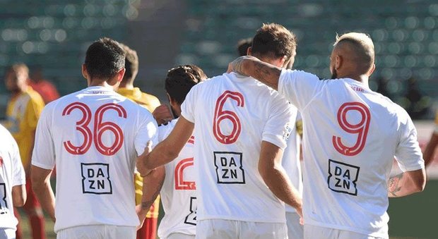Il Bari di De Laurentiis vince ancora: 2 gol al Gela nel silenzio del Presti