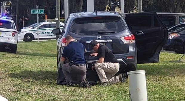 Florida, 21enne si barrica in una banca e uccide 5 ostaggi
