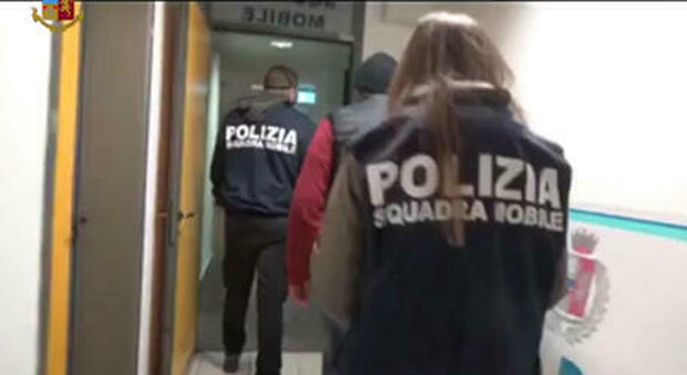 Genova, fece a pezzi il corpo della madre: ora è accusata di aver ucciso anche il figlio di 3 anni