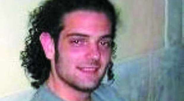 Torturato e ucciso da rivale d'amore dopo 8 anni trovata la pistola: nascosta dal papà di uno dei killer