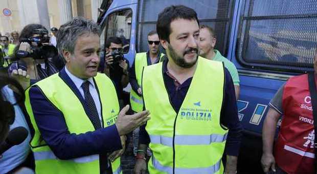 Salvini contro reato di tortura: «Libertà assoluta per la polizia: se un delinquente si fa male affari suoi »