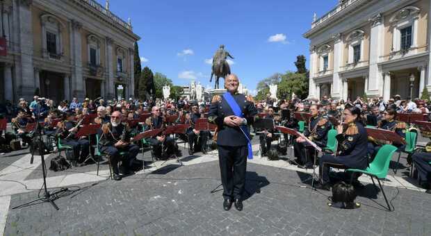 Natale di Roma, concerto della Banda della Polizia Locale in piazza del Campidoglio