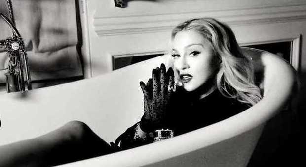 Madonna supersexy nel video della sua nuova linea di cosmetici
