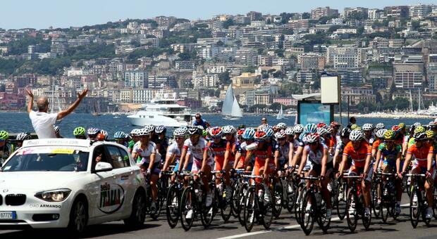 Giro d'Italia 2022 sul lungomare: la tappa a Napoli e ai Campi Flegrei