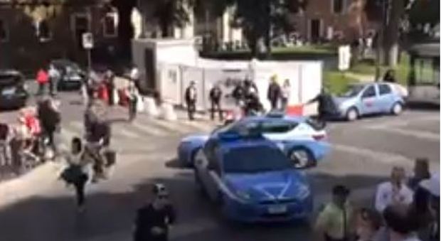 Roma, allarme bomba a piazza Venezia