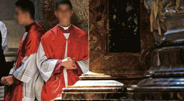 Abusi notturni nel collegio dei chierichetti del Papa: fissato il processo