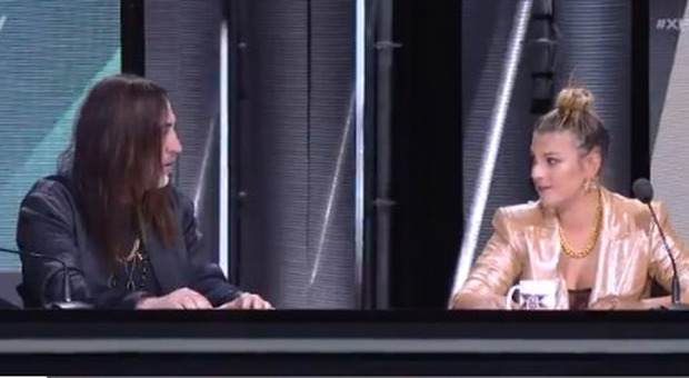 X Factor, Emma litiga con Manuel Agnelli e poi si scusa: «Ho detto una ca**ata»