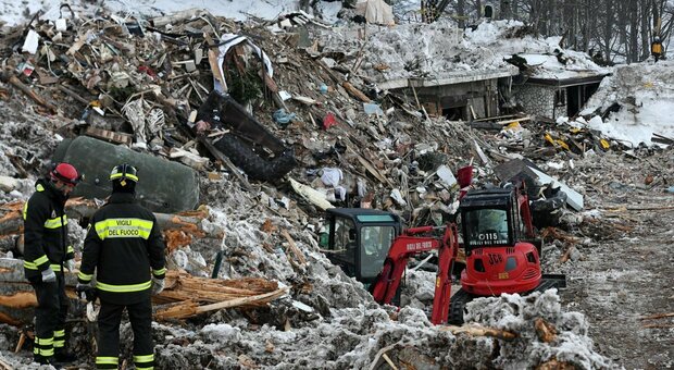 Rigopiano, i periti: «La valanga può essere stata provocata dal terremoto»