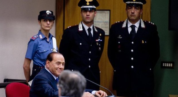 Berlusconi in tribunale a Napoli