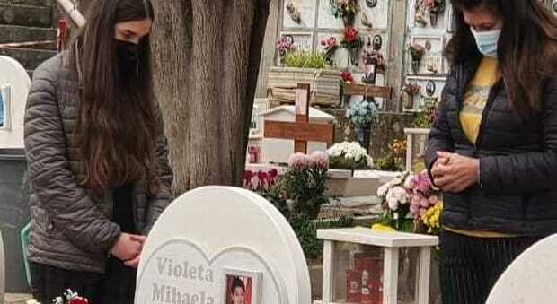 Tre anni fa l'omicidio di Violeta: «Adesso dovete dedicarle un luogo»