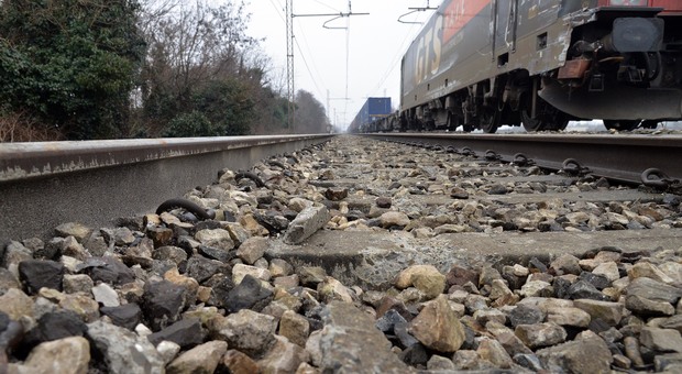 Treni bloccati sulla Tarvisio-Venezia: odore sospetto da un carro con merci pericolose