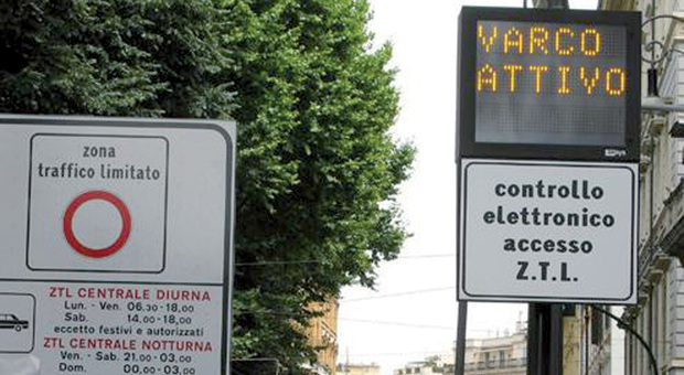 Roma, Varchi Ztl: il Consiglio comunale boccia la mozione per tenerli aperti