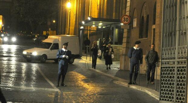 Vaticano, in auto forza varchi d'ingresso: gendarme spara alle ruote per bloccarlo. Arrestato 40enne