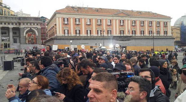Pino Daniele, funerali a Napoli e rischio caos: chiuse due piazze