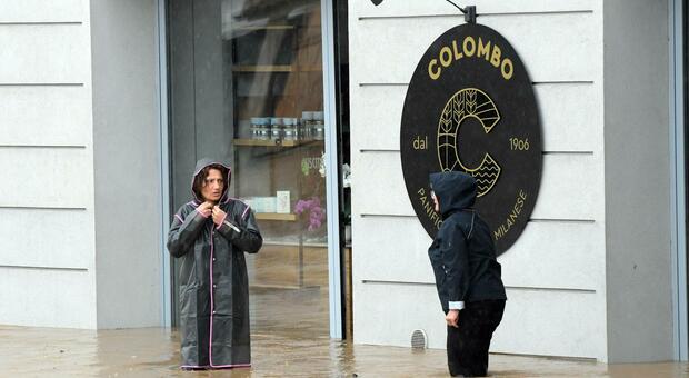 Maltempo a Milano, ancora allerta in Lombardia: previsti altri temporali, il Lambro preoccupa