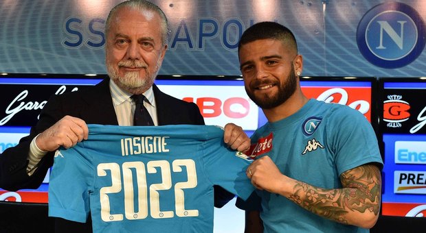 Il Napoli mette in vendita la maglia di Insigne 2022