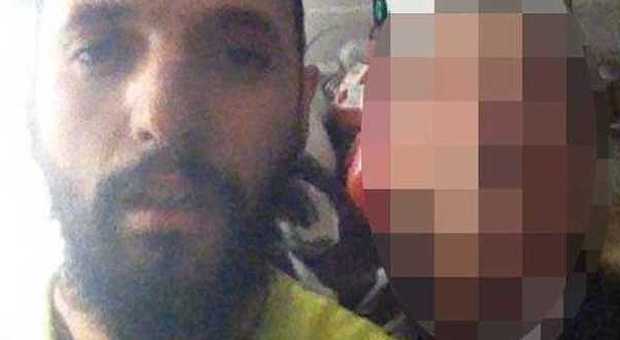 Francia choc, sul web il selfie dell'attentatore di Lione con il cadavere del suo capo