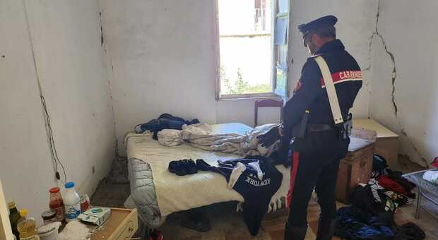 Terni, il market della cocaina in una casa abbandonata insospettisce i residenti: pusher in manette