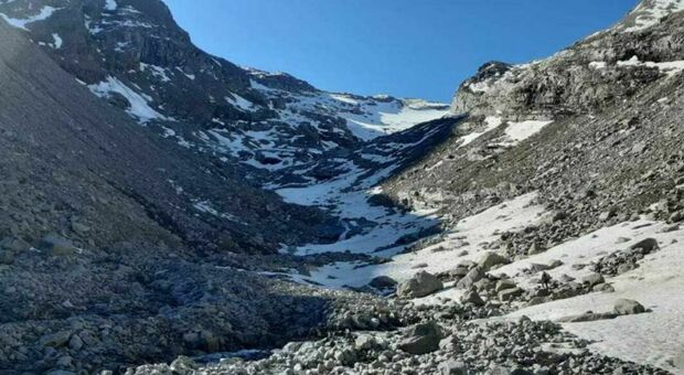Alpinista scivola in un canalone nel massiccio del Gran Paradiso e muore a 47 anni
