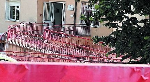 Avellino, invasione di blatte: chiusi due asili comunali