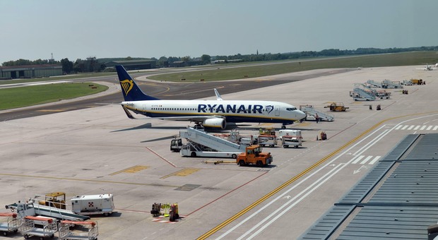 Ryanair taglia rotte a Venezia