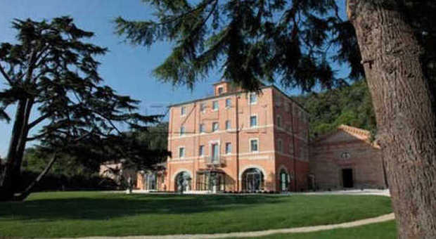 Villa Lattanzi, immersa nel verde del parco del Cugnolo
