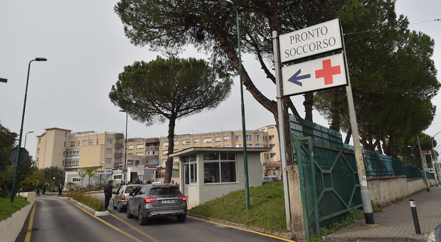 Ospedale Moscati di Aversa allo stremo: pochi medici ad agosto
