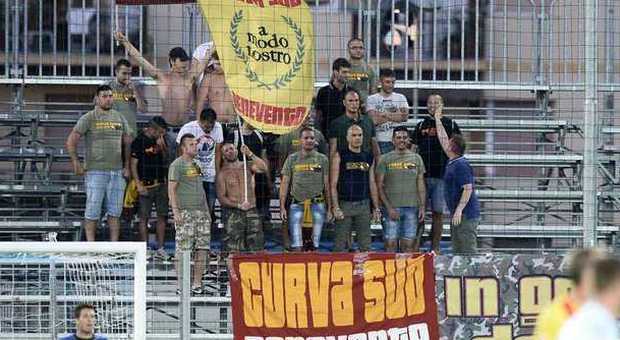 Calcio, Foggia-Benevento match a rischio, ipotesi stop ai tifosi