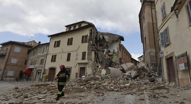 Camerino abbandonata dopo il terremoto: la rivolta dei professori dell'università