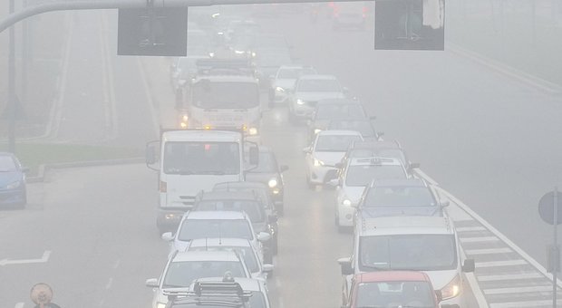 Emergenza smog: tornano i divieti auto in Lombardia e Veneto. Allerta in Emilia Romagna